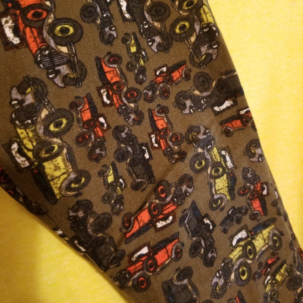 Lularoe Medium Irma and TC leggings - Picture 2 of 2